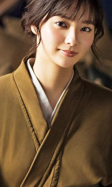 新川優愛 Iphone Androidスマホ壁紙 480 800 1